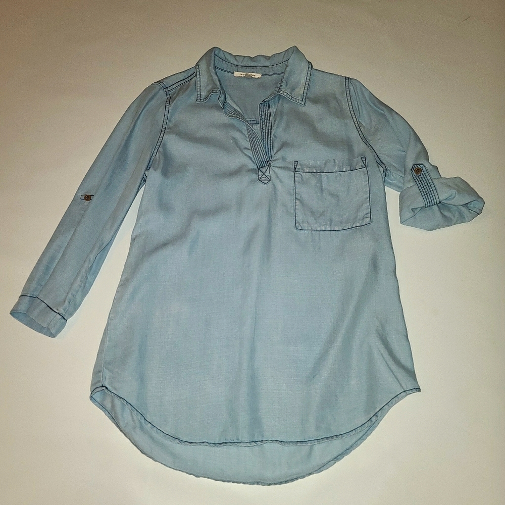 Skies are Blue denim v- neck top
